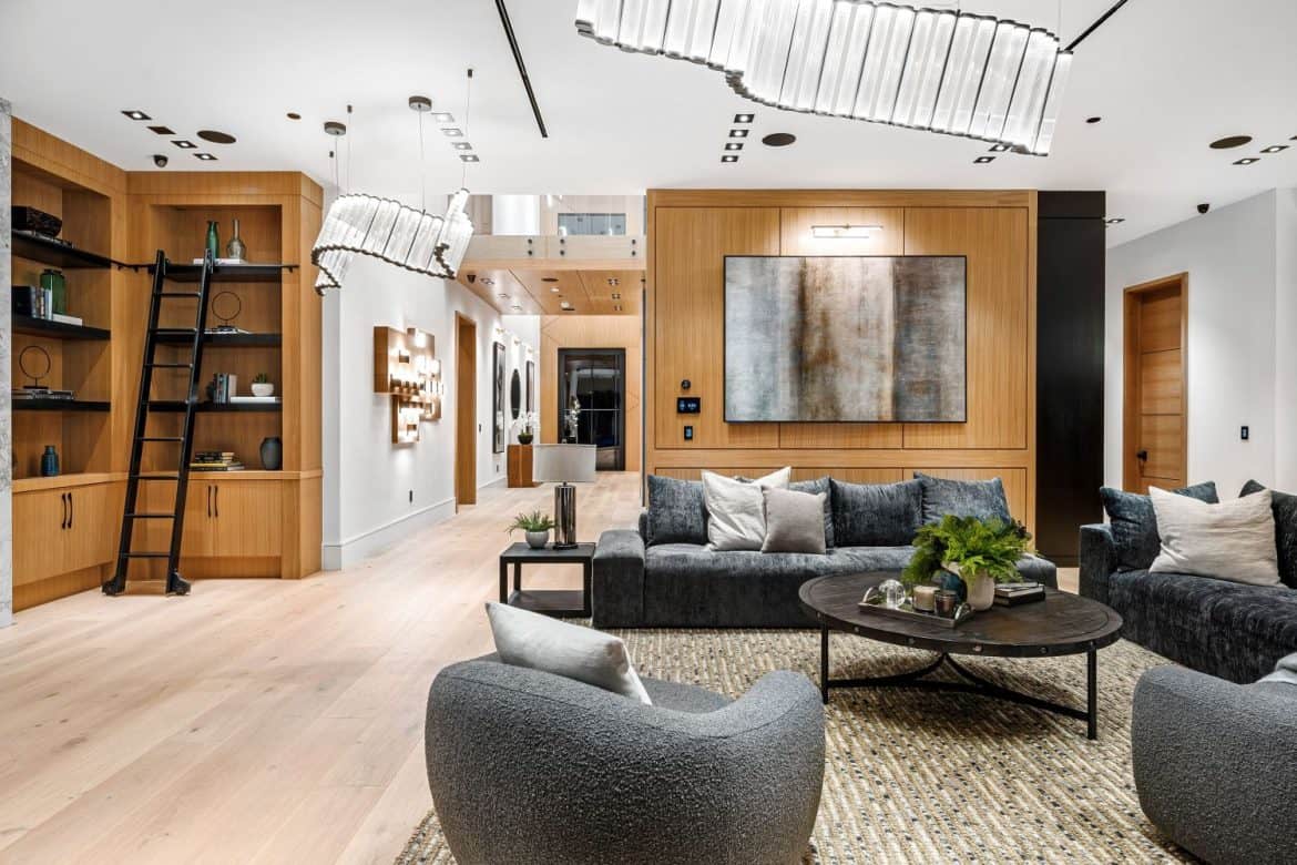 Leasing a Phayathai Condo: Smart Tips for Business Pros